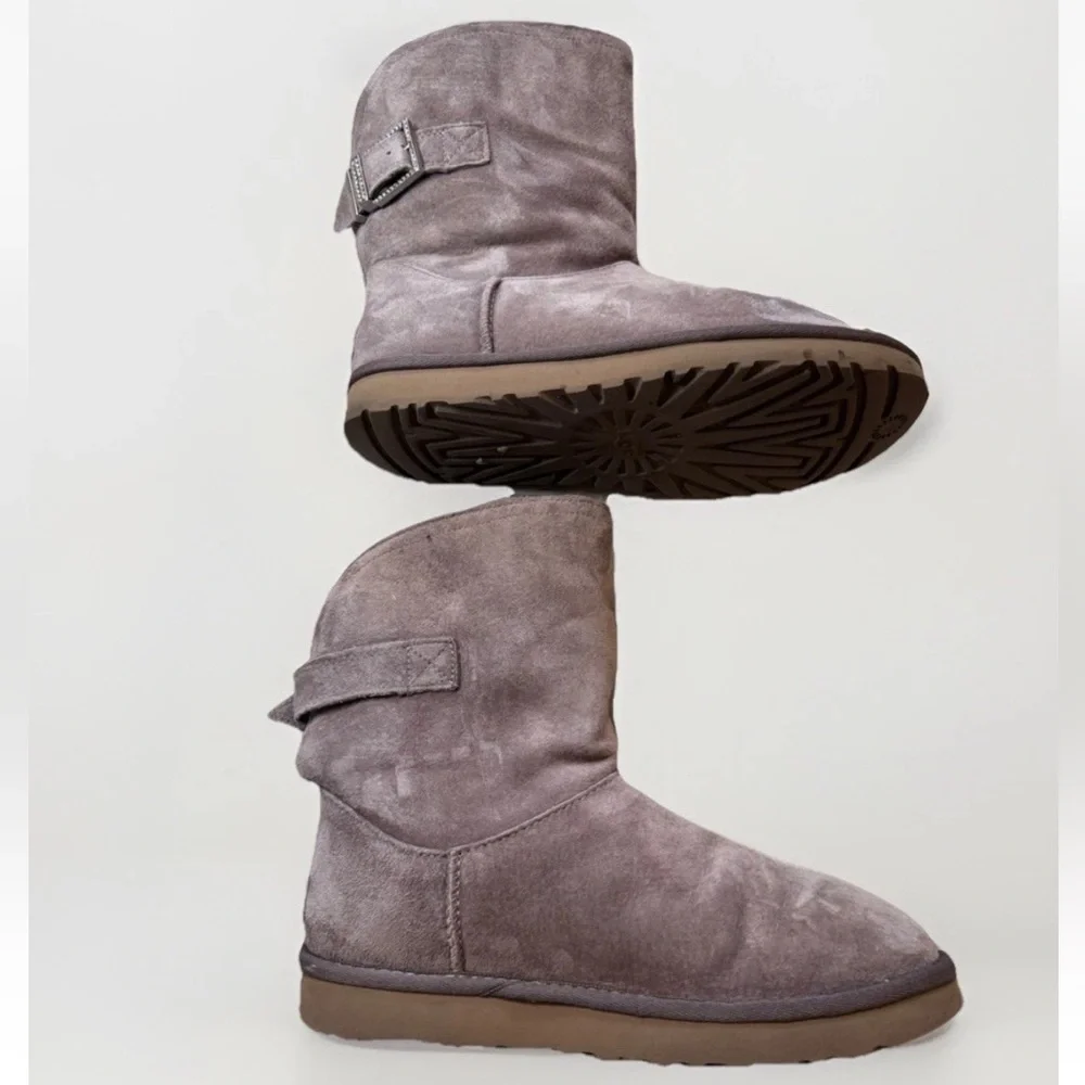 UGG Suede Boots Sz 8 Womens REMORA Bling Buckle Purple Gray Pull On Warm Leather
